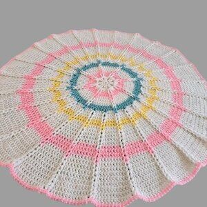 Handmade Baby Afghan – One‑of‑a‑Kind Shaped Crochet Blanket – Newborn Wrap